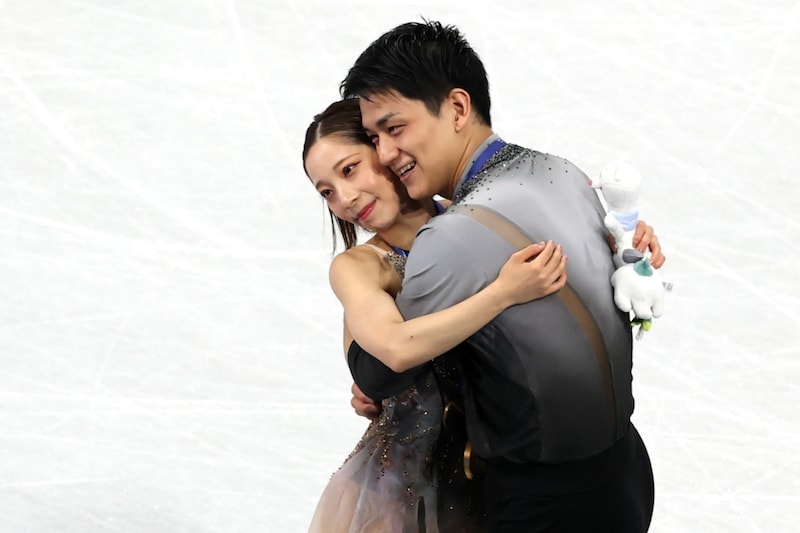 りくりゅう、五輪パレード前日に公開された“夫婦漫才”に笑撃「無人島に１つ持って行くなら…」→「なんで？」
