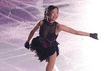 中井亜美、異国でリンクメイトらと“息ピッタリ”のサイドバイジャンプ「ペア組もう」「惹き込まれる」
