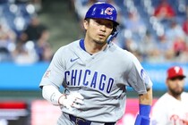 鈴木誠也が先制のソロホームラン！ 佐々木朗希の157キロ４シームを左中間スタンドに叩き込む