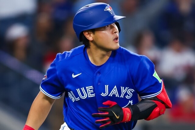 岡本和真、２戦連発５号アーチは「必死に食らいついた」英語で観客沸かせる「I love Blue Jays!」