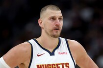 「無礼すぎる」NBAで乱闘寸前の事態に...元MVPの“ブチギレ理由”に賛否「めちゃかっこいい」「負け惜しみ」