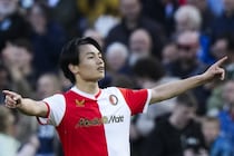 「見事な突破からの美しいゴール」 上田綺世の“簡単そうに見せた”技からの２点目を現地メディアが高評価！ 「あっという間に、見事な形で」