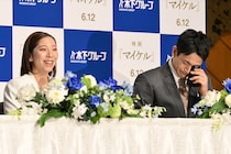 美しい涙に思わず笑み──“りくりゅう”、涙なしでは語れない現役生活