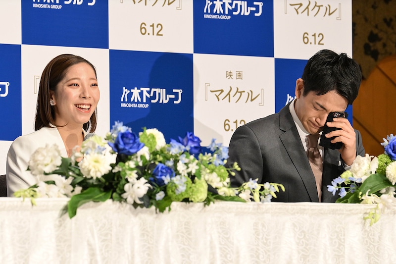 美しい涙に思わず笑み──“りくりゅう”、涙なしでは語れない現役生活