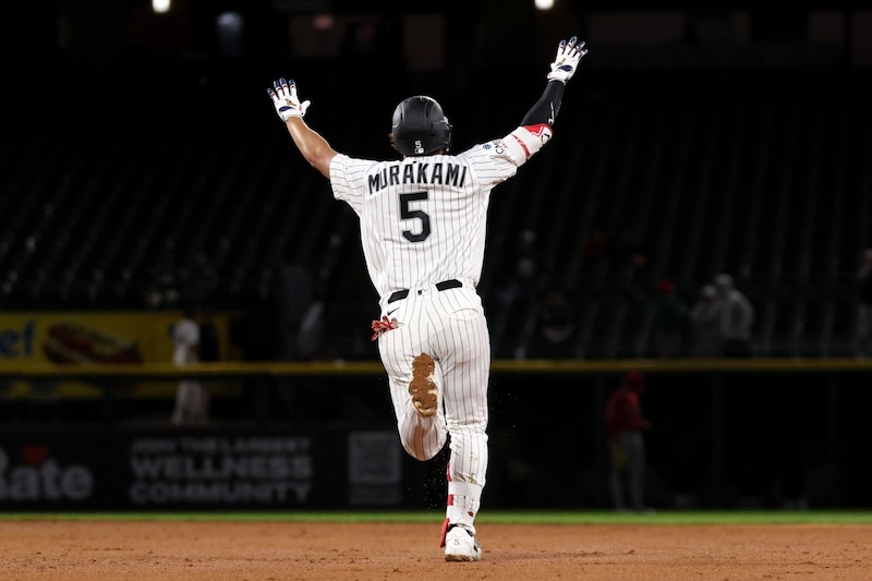村上宗隆が豪快12号、MLB単独トップ浮上！「なんとか外野まで持っていければと」逆転弾でエンジェルス撃破に貢献「チームも逆転するという雰囲気でした」