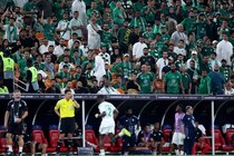 サウジ観客の“モラル崩壊”…ごみ投げ込みで台無し ACLE連覇達成も韓国紙が断罪「敬意が失われた」