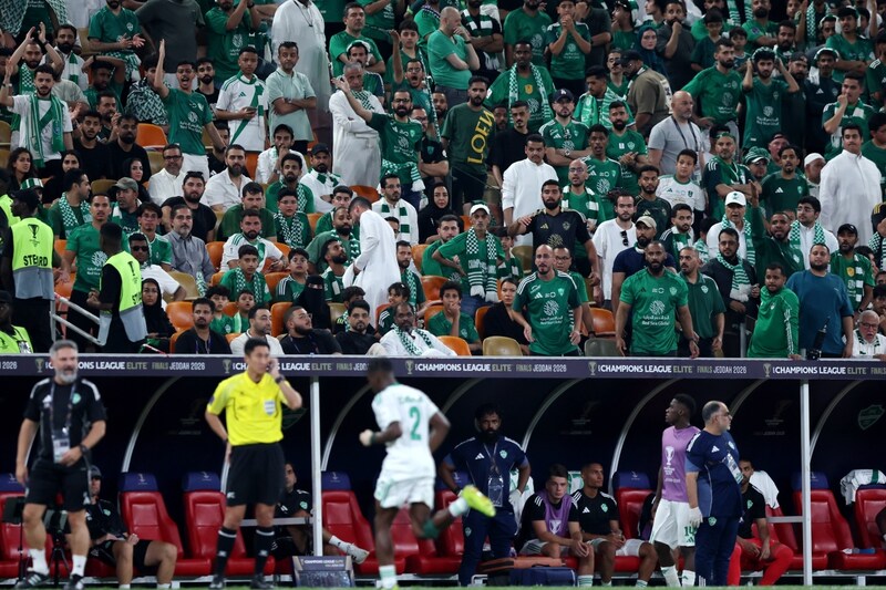 サウジ観客の“モラル崩壊”…ごみ投げ込みで台無し ACLE連覇達成も韓国紙が断罪「敬意が失われた」