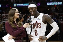 “流浪のPG”が大一番で殊勲の働き。キャブズを救ったシュルーダーの経験値を選手、指揮官が絶賛「本当に大きい」＜DUNKSHOOT＞