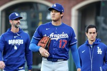 「誤った判断」あす先発の大谷翔平、投打出場→投手専任に急遽変更「打者としても使ったほうがいい」米ファンは二刀流支持「長打を打つ方が重要」