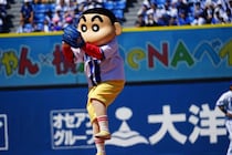 ハマスタに「嵐を呼ぶ5歳児」が登場！セレモニアルピッチ大暴投のしんのすけ「とても楽しかった。お姉さんが優しくしてくれた！」