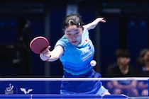 17歳・張本美和が過去11戦全敗の王曼昱を３-２で撃破!! 日本女子が好発進、55年ぶり金メダルへあと２勝【世界卓球団体】