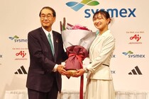 坂本花織が地元・神戸で引退会見「現役生活は青春だった」直前には報道陣に直筆感謝メッセージのポストカードを配布する心遣い