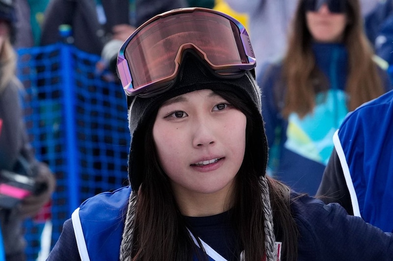 「ヤバすぎる」村瀬心椛、雪山ショット＆断崖絶壁でみせた衝撃トリック「こんな景色の中で一度は滑ってみたい」