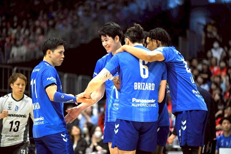 初の日本一狙う大阪Bがフルセットでサントリー撃破！頂上決戦は17日に完全決着【SVリーグ男子ファイナル】