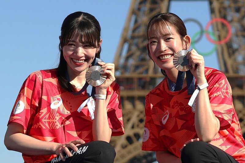 「ひさしぶりに会った」志田千陽、五輪銅“シダマツ”ペアの再会＆黒ドレス姿を披露
