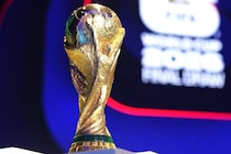 【現地発】W杯トロフィーは「イタリアの匠の技が生み出した傑作」74年大会以降、ミラノ近郊の町工場が製造「現在は２つのバージョンが存在する」