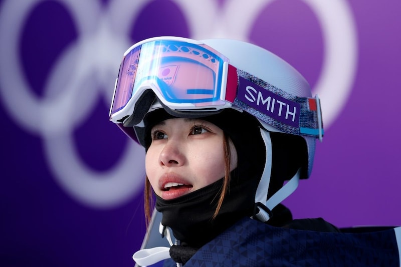 リアル“風の女神”降臨!? 五輪モーグルで話題になった25歳の日本女子が赤制服の白バイ隊員姿「喜んで逮捕されたい」「違反者増えるかも」
