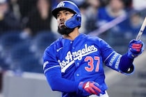 ドジャースがブルワーズに逆転で11対３勝利！ 佐々木朗希が５回３失点で今季３勝目、大谷翔平は２安打１打点