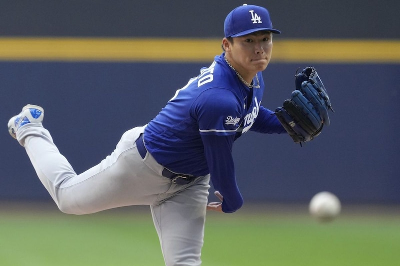「完璧に試合を支配していた」山本由伸が７回１失点の快投で４勝目！ ロバーツ監督も絶賛「これがエースの仕事だよ」