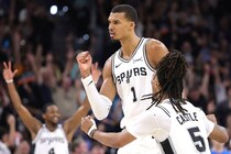【NBA】スパーズが21点差の快勝でシリーズを五分に！ウェンバンヤマが33得点、サンダーをFG成功率33％に封じる＜DUNKSHOOT＞