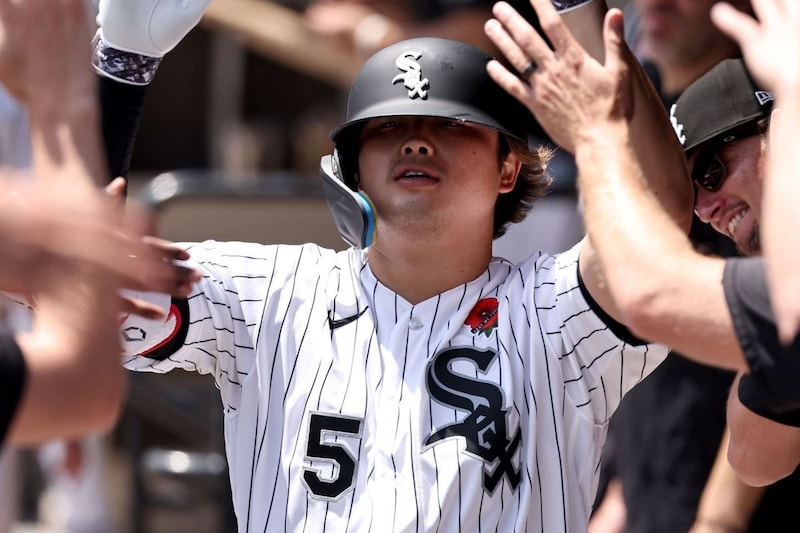 53試合18発の量産態勢！ リーグ本塁打トップ走る村上宗隆、６月までの新人最多記録更新へレジェンド２人の足跡を猛追