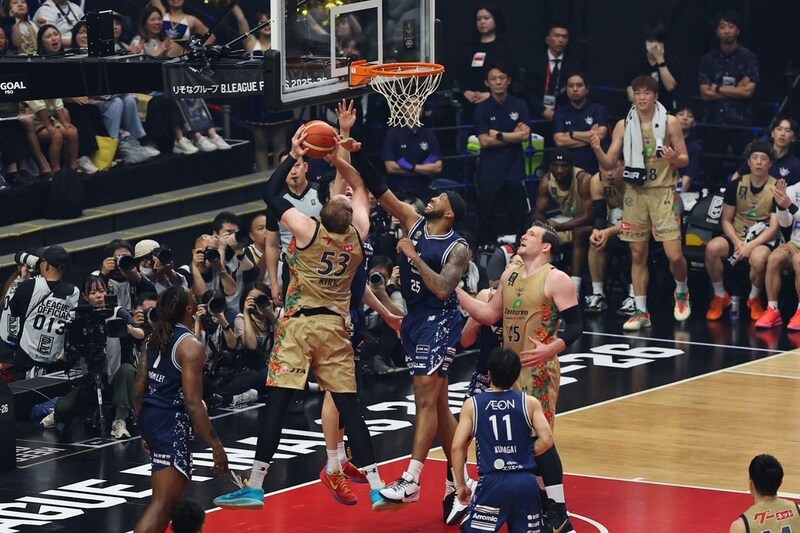 【Bリーグファイナル】長崎ヴェルカが36-23で琉球ゴールデンキングスを圧倒!機動力生かした守備から流れを作る展開に