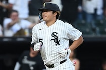 村上宗隆が19号２ラン！ ツインズ戦の８回に同点弾をライトスタンドに叩き込む