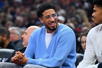 NBA選手は“フロッピングのやり方”を教えられている？コミッショナーとハリバートンが言及「確かに練習しているね」＜DUNKSHOOT＞