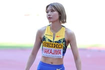 美白の陸上女子ハードラー、ユニ姿からチラ見えの“バキバキ腹筋”に視線集中「スゴっ？！」「カッコイイ」