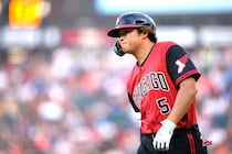 日本の深夜０時過ぎ、村上宗隆の最新情報「まだ最良のシナリオかも」右太もも裏負傷で途中交代