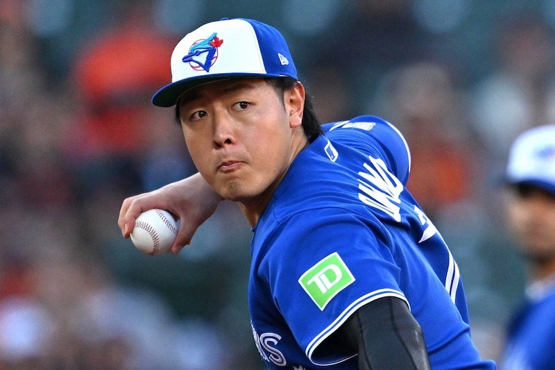 「この男を全力でキープしろ」岡本和真の攻守にわたるビッグプレーに現地ファン感動「クラッチだ」「試合の救世主だよ」　ブルージェイズは痛恨の黒星