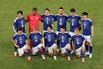 「え？」前日まで大阪公演も...サッカー日本代表戦に現れた“人気アーティスト”　レトロな代表ユニ姿に反響「全てにおいて可愛すぎる」