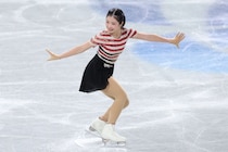 「わー！」18歳・中井亜美、31歳人気アーティストとの密着カットなど20枚大放出「アイドルすぎる！」「天使ちゃん」