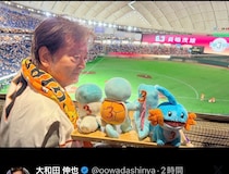 「テラス席？」78歳大物俳優が東京Ｄ降臨　巨人ユニの観戦姿に視線集中「羨まし過ぎますよ」