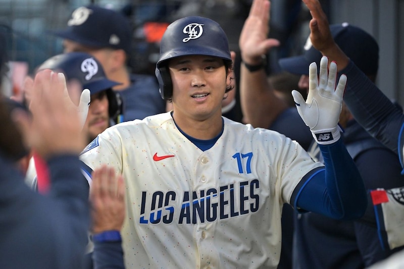 「はあ？９点？！」ドジャース初回打者一巡の猛攻に日本人衝撃！トドメは大谷翔平の11号弾、驚異の１イニング９得点でエ軍先発KO「容赦ないな」