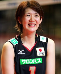 「めっちゃカワイイ」41歳になった伝説バレー女子の“ずば抜けたスタイル”に脚光！「美人の特徴がすべて…」「20頭身ぐらいある」