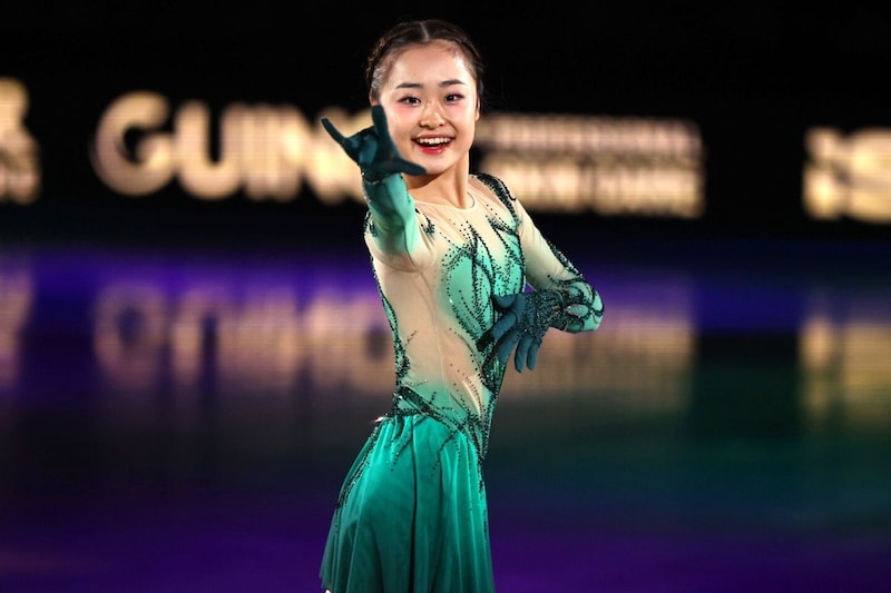17歳フィギュア日本女子が全身黒レザーで印象ガラリ！ ジュニア無敗女王のクールな雰囲気に喝采「めっちゃ似合います」