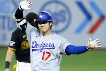 ドジャース大勝！ スキーンズ降板後の７回に打者15人、７安打の猛攻で一挙10得点　大谷翔平は４打数１安打２打点