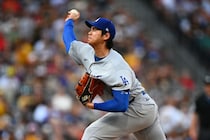 「珍しい」大谷翔平がまさかの“大暴投”　157キロ豪速球が大きく逸れる「ヒヤッとした」「豆がまた潰れた？」敵地唖然のワンシーン