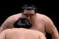 「さすがに可愛すぎますって」大相撲パリ公演前の隆の勝、クロワッサンを頬張る“もぐもぐショット”に反響「秒で癒された」「何個食べたんだ」