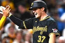大谷翔平から場外メジャー初HR！  逆転３ランも放ったパイレーツ25歳はひたすら感謝「ありがとうピッツバーグ。素晴らしい夜だ」