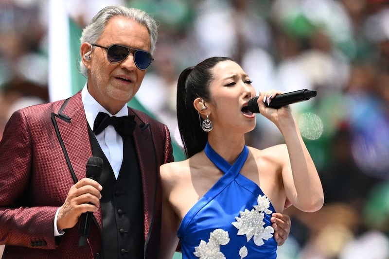 「誰かに似てるんだよなぁ...」W杯開幕セレモニーで美声披露した歌姫に視聴者“既視感”　そっくりな日本人女優が話題「気になって仕方ない」