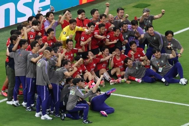 「奇跡的な逆転勝利」韓国16年ぶり快挙に母国メディア歓喜「ホン・ミョンボ監督の采配が見事に的中」【W杯】