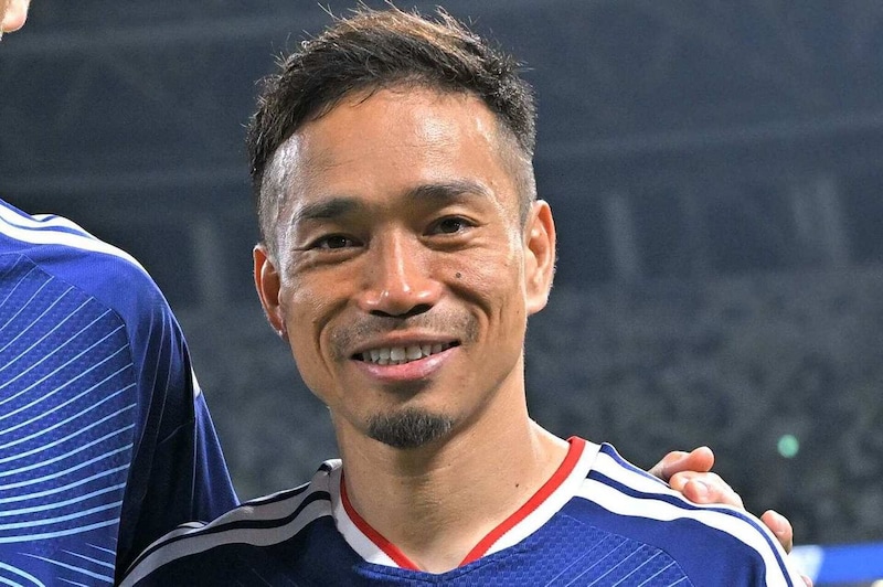 「あまりにも美しい」義兄はサッカー日本代表DF、27歳人気女優の5番ユニ姿にファン喝采「マジか...ブラボー」【W杯】