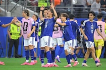 オランダ戦で本田圭佑が「誰…？」と戸惑った金髪美女の“正体”判明！ 米国の超スーパースター「まさか本人？？」【W杯】