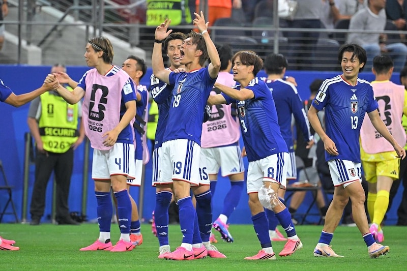 オランダ戦で本田圭佑が「誰…？」と戸惑った金髪美女の“正体”判明！ 米国の超スーパースター「まさか本人？？」【W杯】