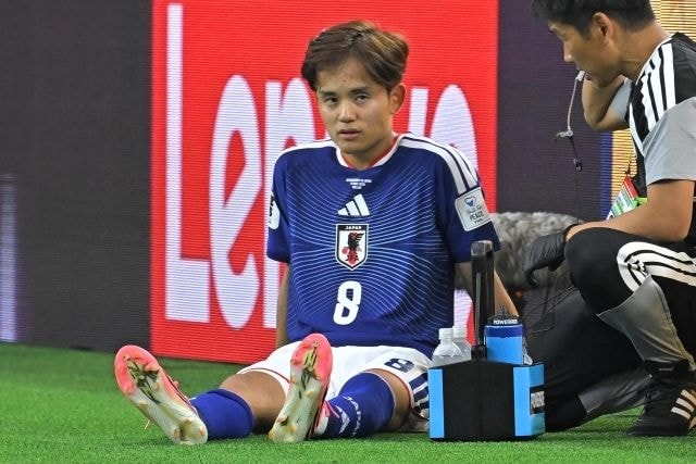 久保建英の負傷交代に韓国メディア注目「大打撃!“イ・ガンインの親友”が車椅子に」【W杯】