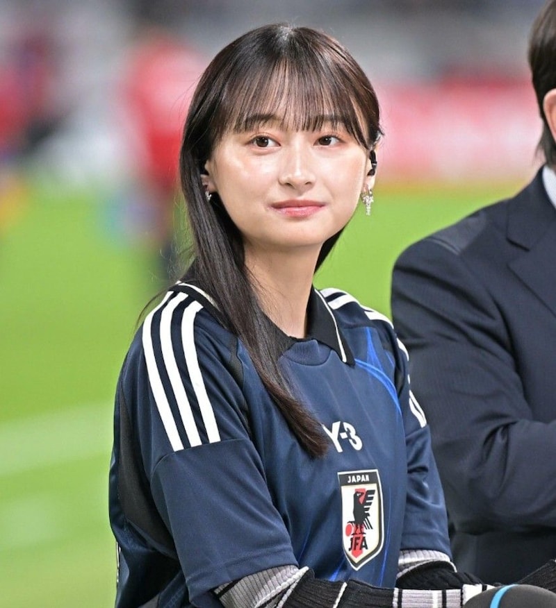 オランダ戦、日本サッカー界の女神が“睨み”つける視線＆渾身ガッツポーズがガチ勢すぎる「アイドルがしていい顔じゃないんよ」【W杯】