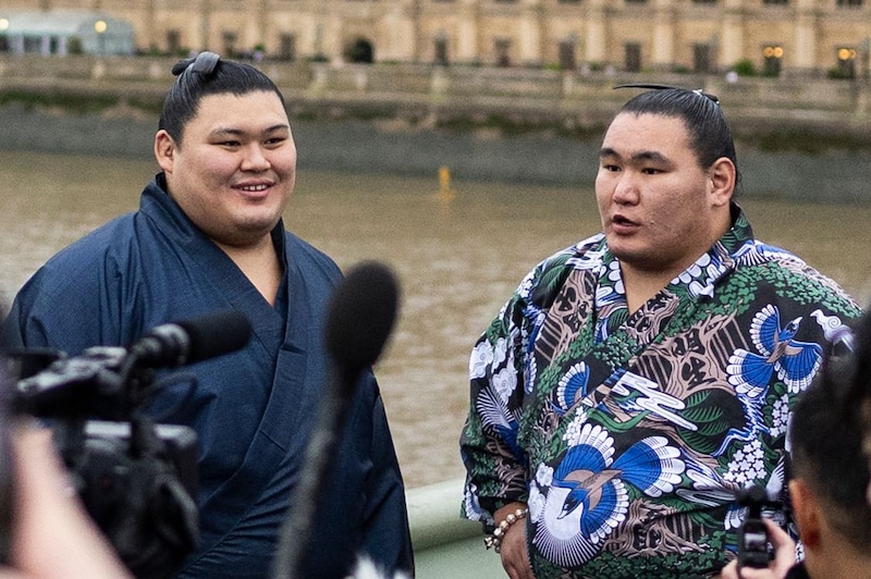 「え、横綱ちっっっさ」豊昇龍＆大の里と並んだ身長204センチの“柔道王者”「あまりにデカい」「怪物だわ」 ネット衝撃