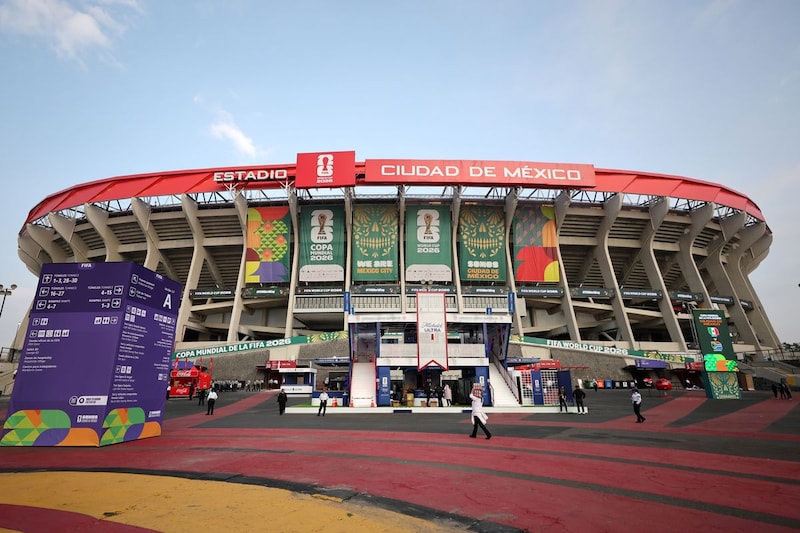 「アイム　コメディアン　ジャパーン！」W杯現地観戦中のお笑い芸人がメキシコ放送局に映り込む...本人も驚きの様子「テレビに出ている!!!」